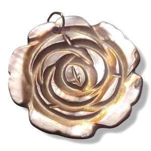 Mother of Pearl Beautiful Hand Carved Rose Shaped Jewelry Pendant